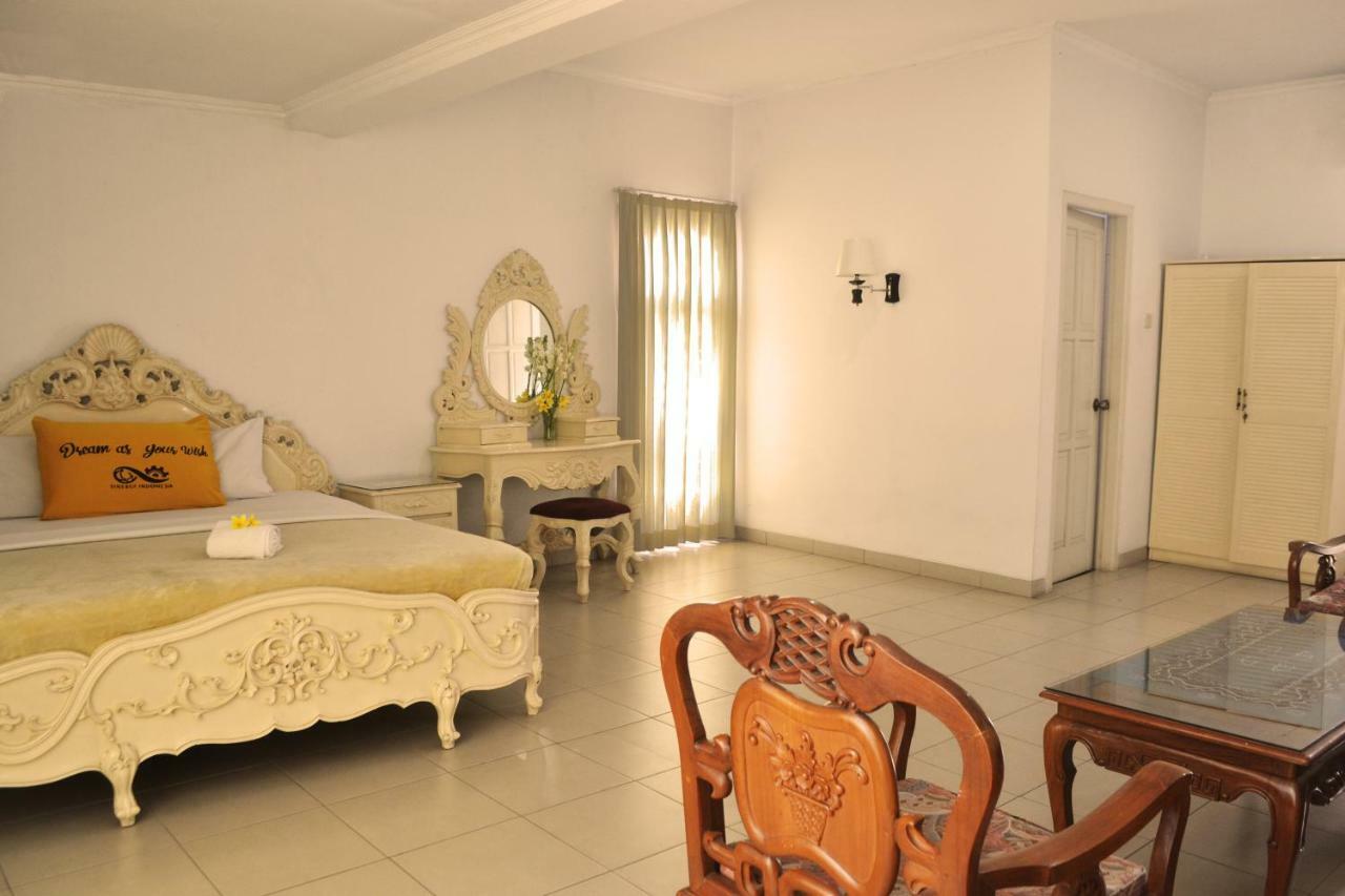 Hotel Srikandi Semarang Exterior photo