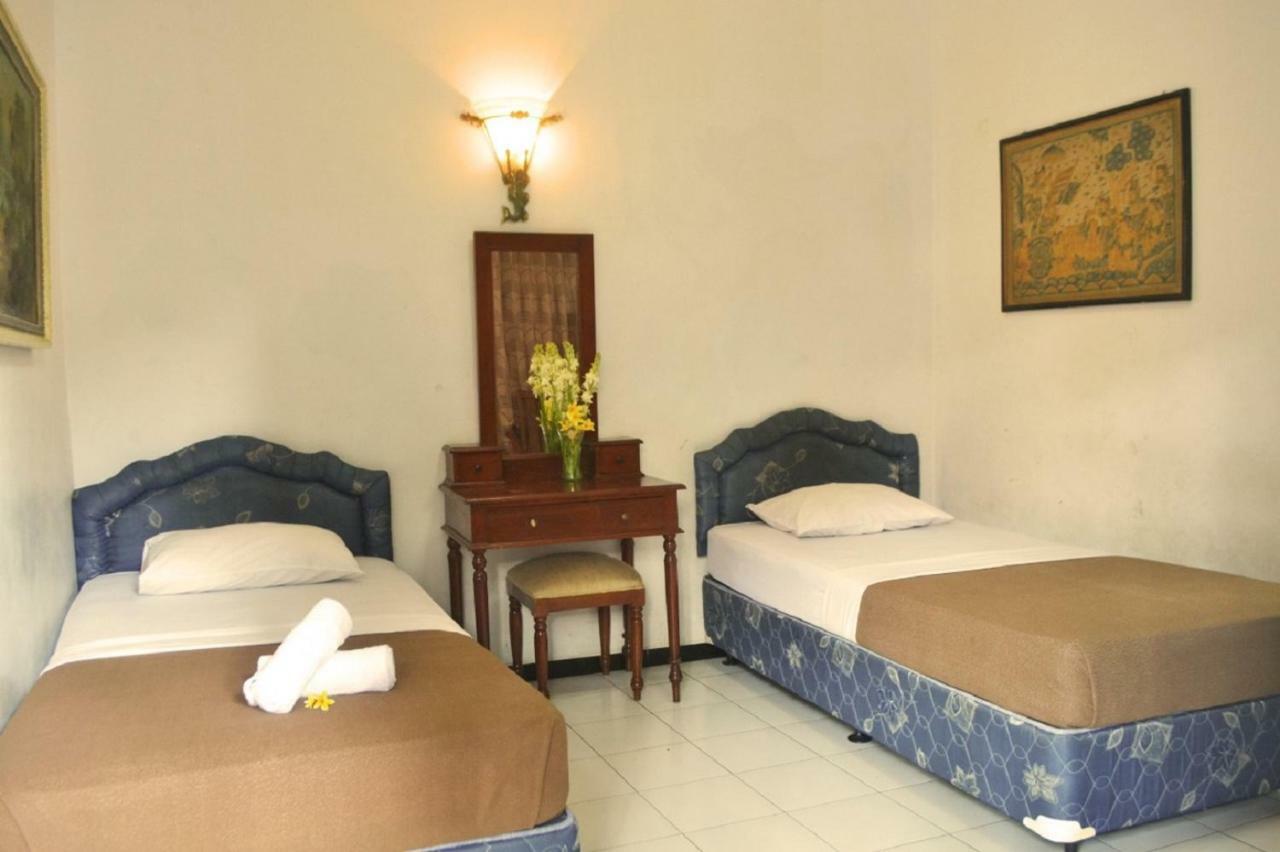 Hotel Srikandi Semarang Exterior photo