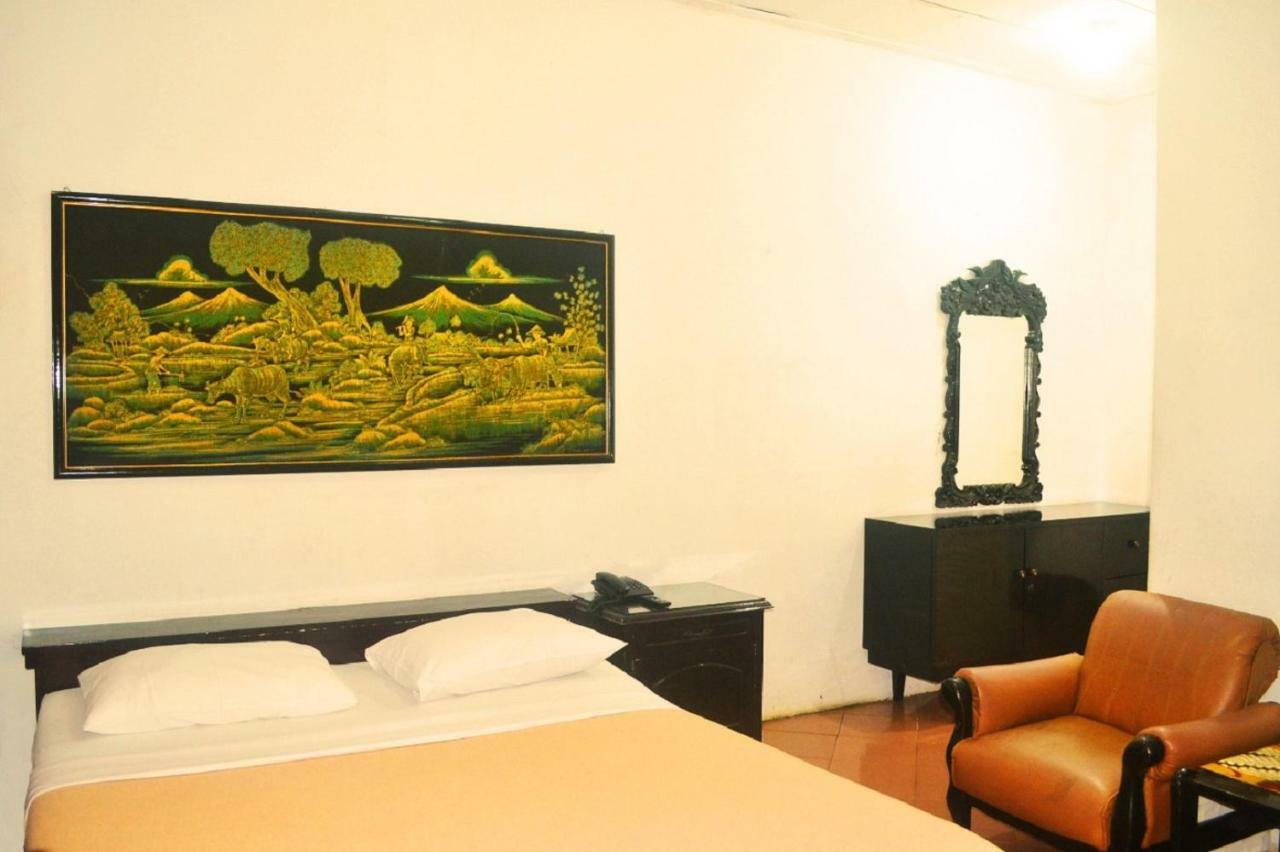 Hotel Srikandi Semarang Exterior photo